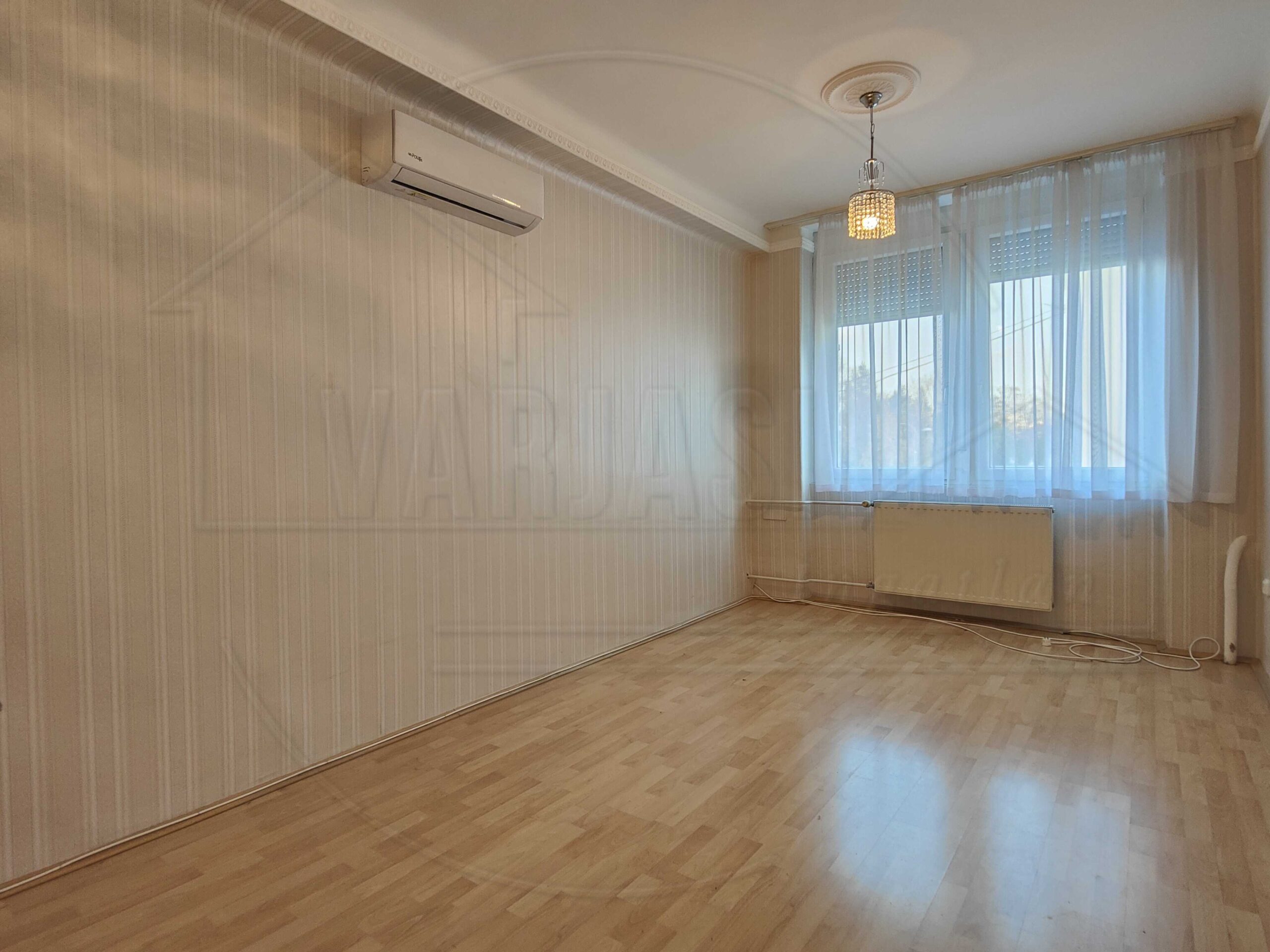 06 kiado iroda pecs tuzer utca