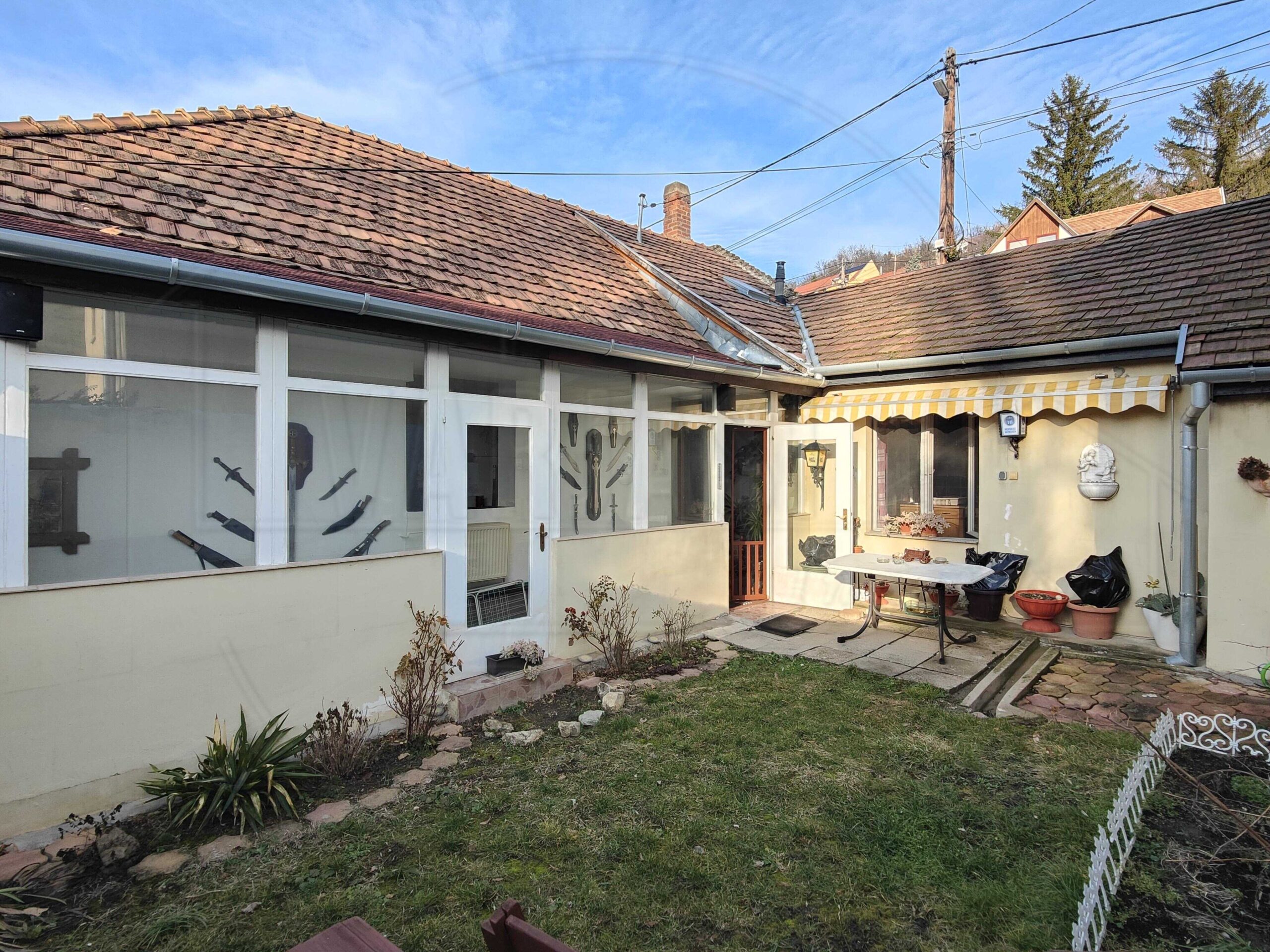 00 elado haz pecs tettye vince utca