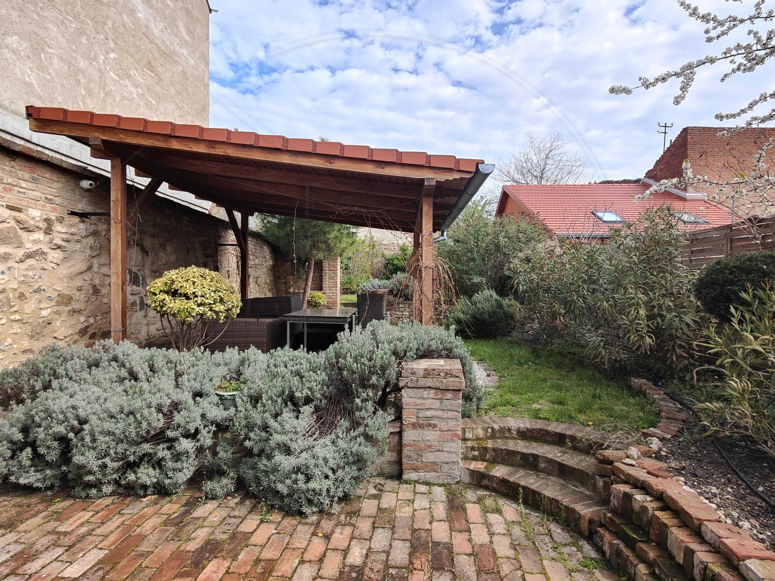 29 elado apartman pecs belvaros